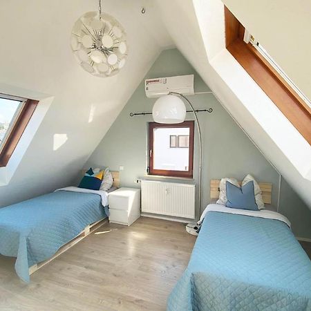 Gemuetliche 2 Zimmerwohnung Mit Tv Und Wlan Wendlingen am Neckar Esterno foto