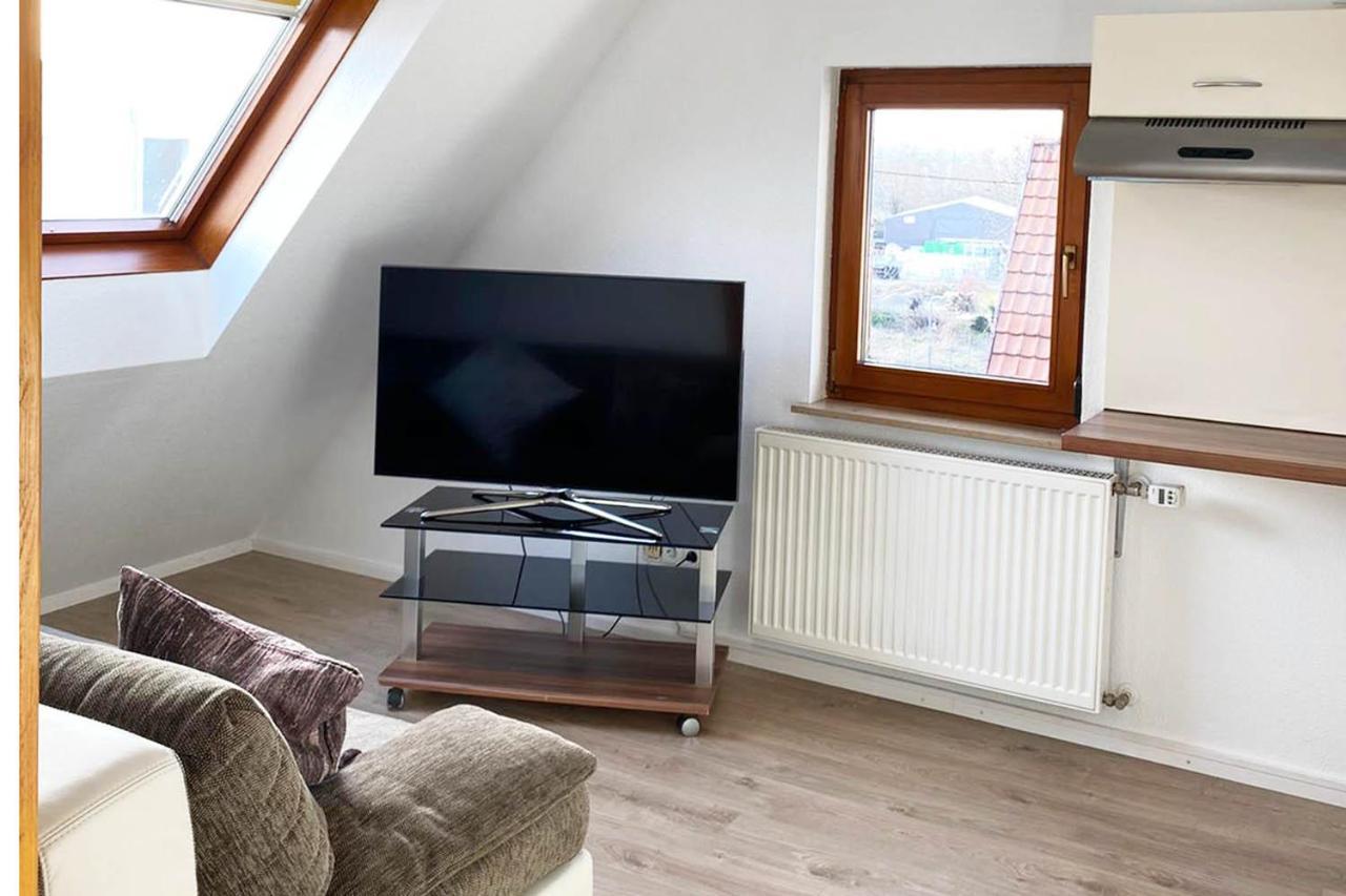 Gemuetliche 2 Zimmerwohnung Mit Tv Und Wlan Wendlingen am Neckar Esterno foto