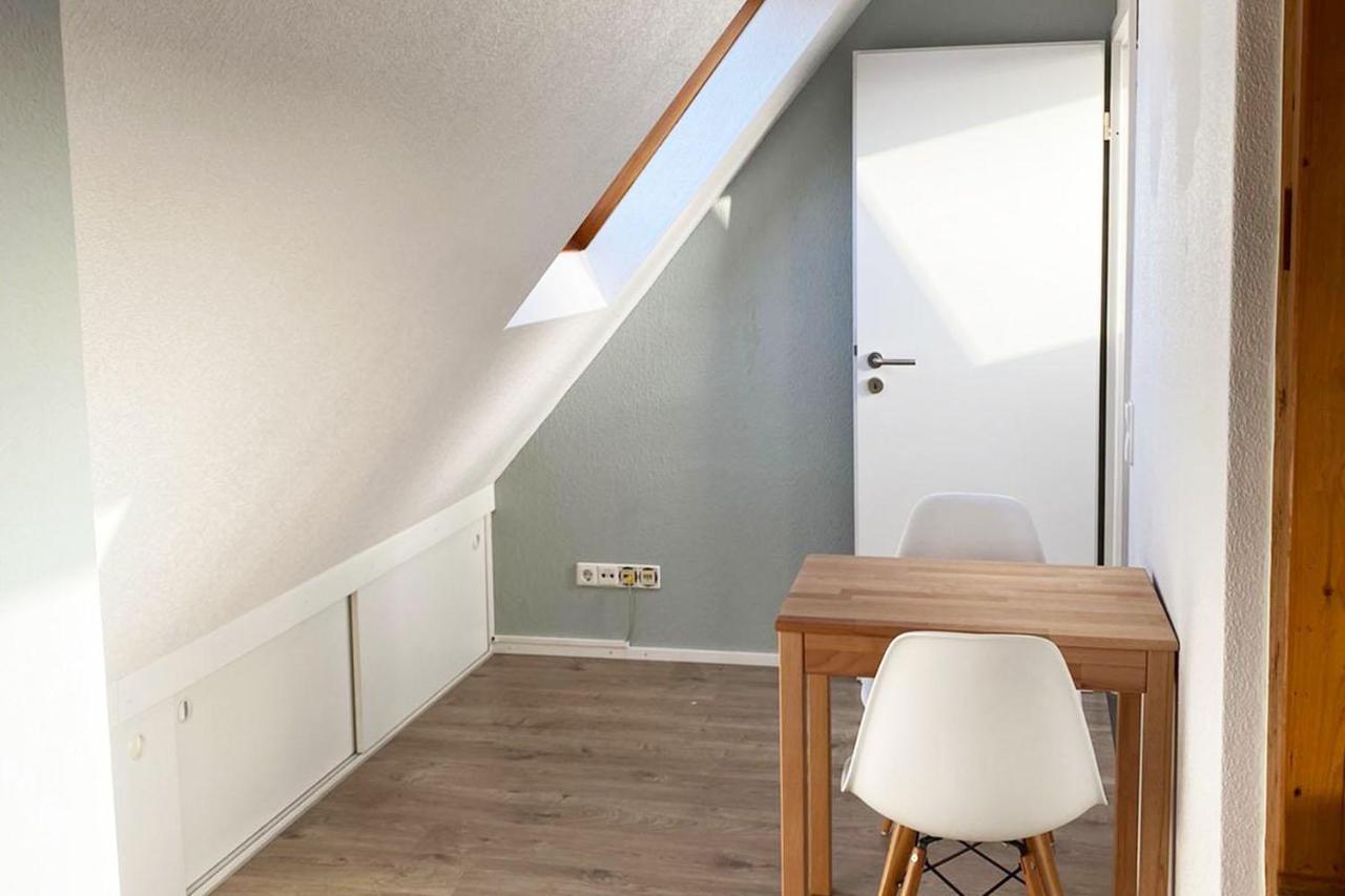 Gemuetliche 2 Zimmerwohnung Mit Tv Und Wlan Wendlingen am Neckar Esterno foto