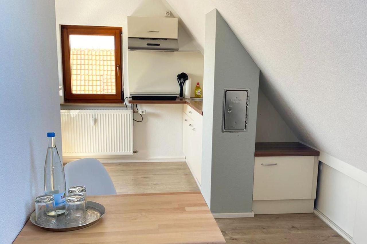 Gemuetliche 2 Zimmerwohnung Mit Tv Und Wlan Wendlingen am Neckar Esterno foto